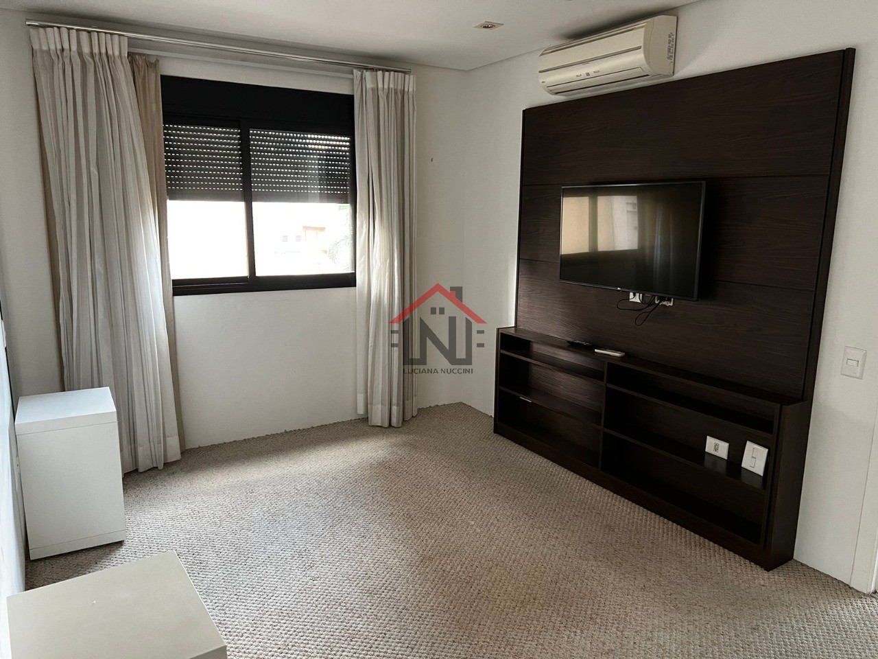 Apartamento de Luxo em Pinheiros: 2 quartos, 2 suítes, 2 salas, 2 vagas de garagem, 140m² de área! Venda ou Locação em São Paulo-SP!