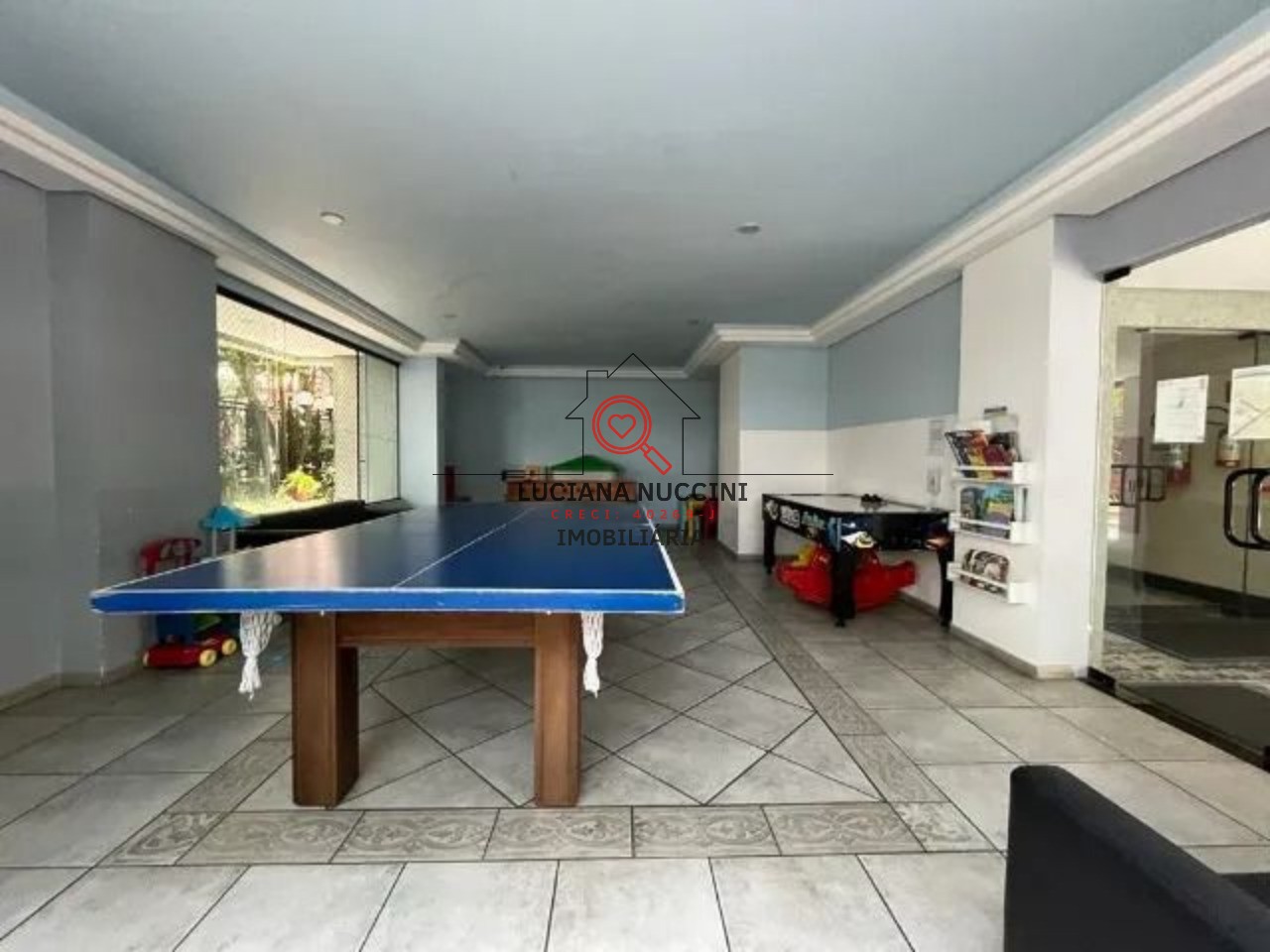Apartamento à venda na Aclimação, São Paulo-SP, com 2 quartos, 2 banheiros, 2 vagas de garagem e 61,00 m² de área.