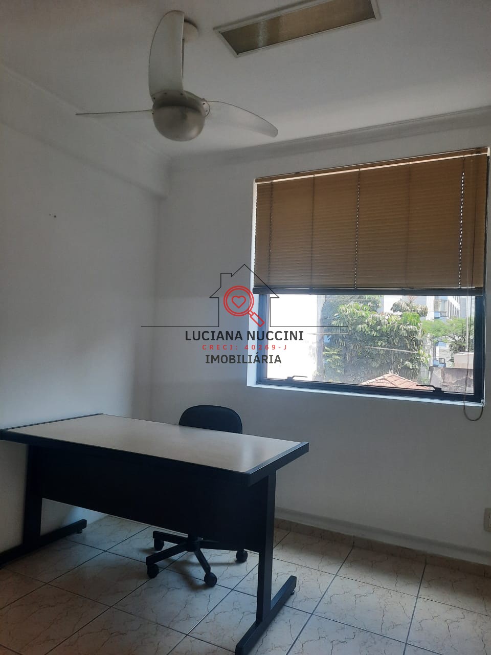 Conjunto comercial para locação na Vila Nova Conceição, São Paulo-SP: 2 banheiros, 3 vagas de garagem, 63m² de área.