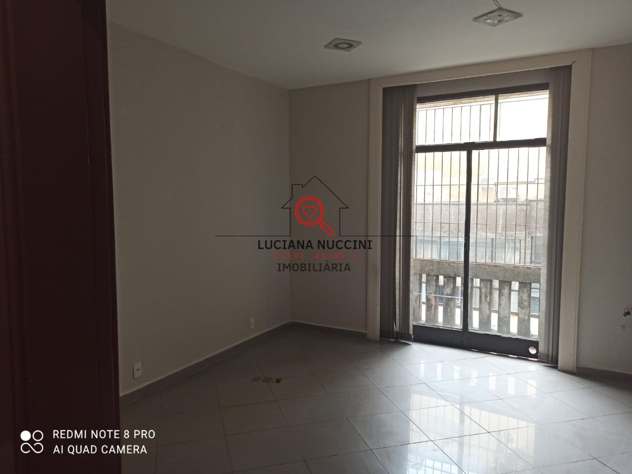 Conjunto comercial no centro de são paulo, próximo ao metrô 