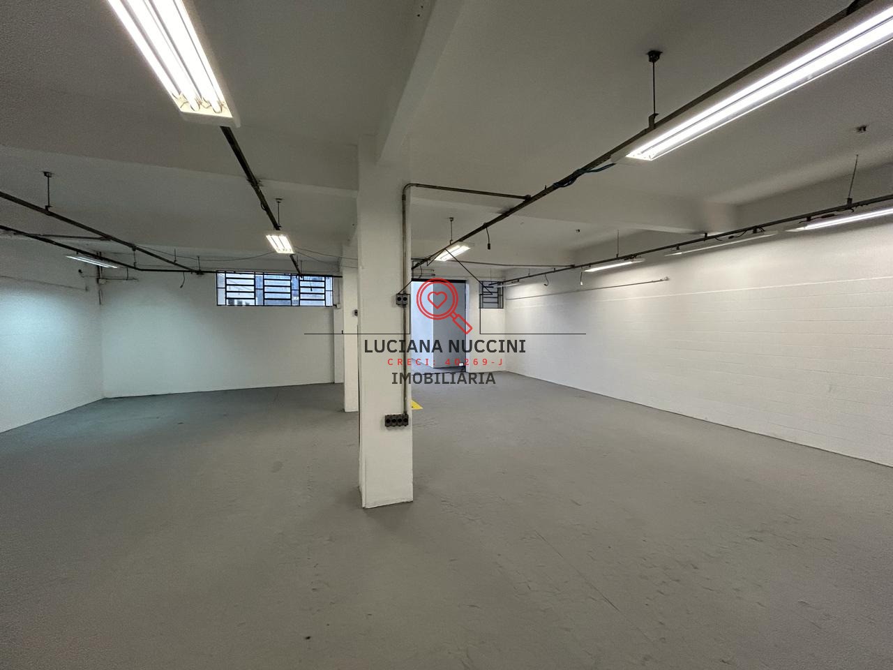 Conjunto Comercial para Locação em São Paulo-SP, Mirandópolis: 3 banheiros, 1.300 m² de Área.