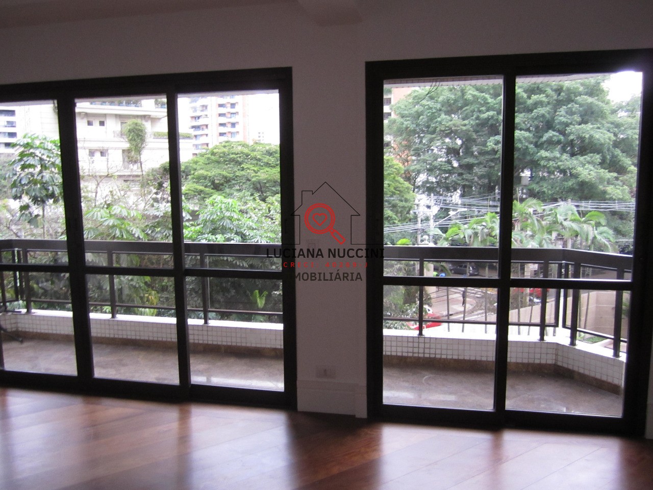 Apartamento de Luxo na Vila Nova Conceição: 3 Quartos, 3 Suítes, 3 Banheiros, 3 Vagas, 210,21m² - São Paulo-SP