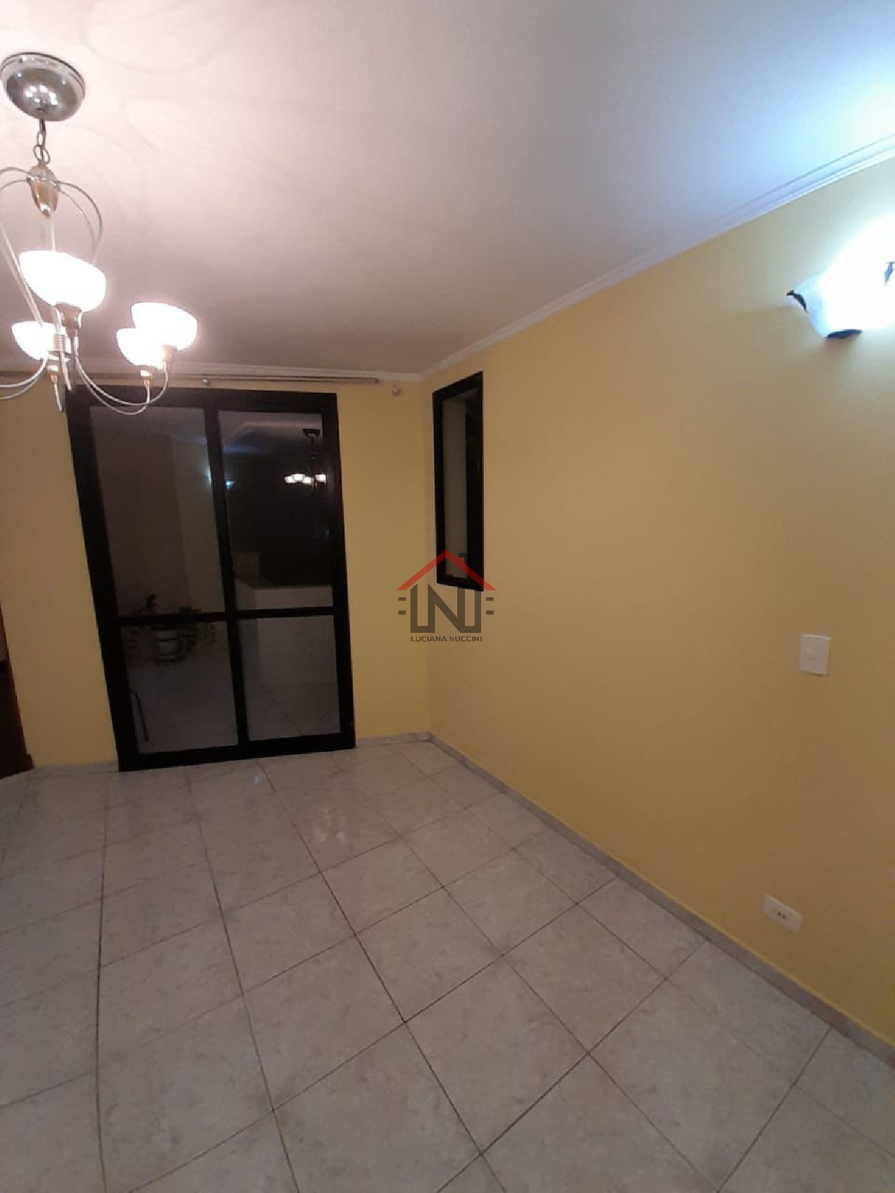 Apartamento de 3 quartos com suíte, 2 banheiros e 2 vagas de garagem em São João Clímaco, São Paulo!