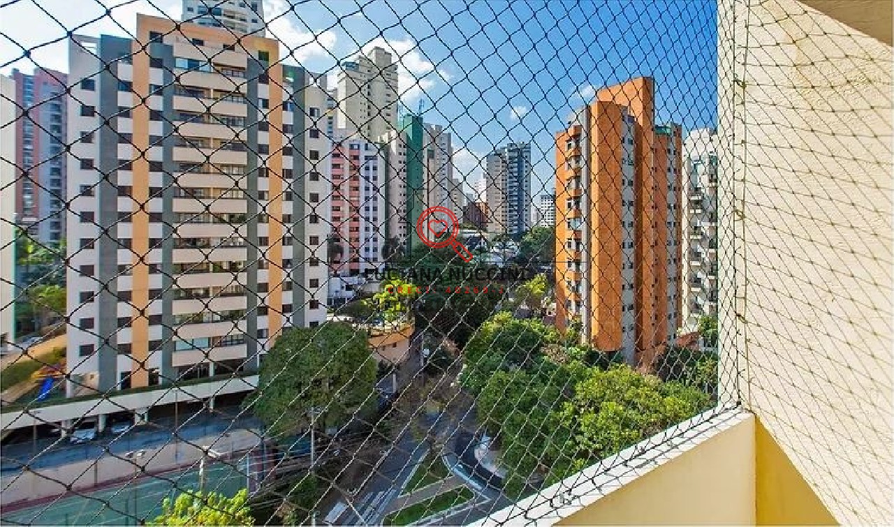 Elegante Apartamento de 4 Suítes com Área de Lazer