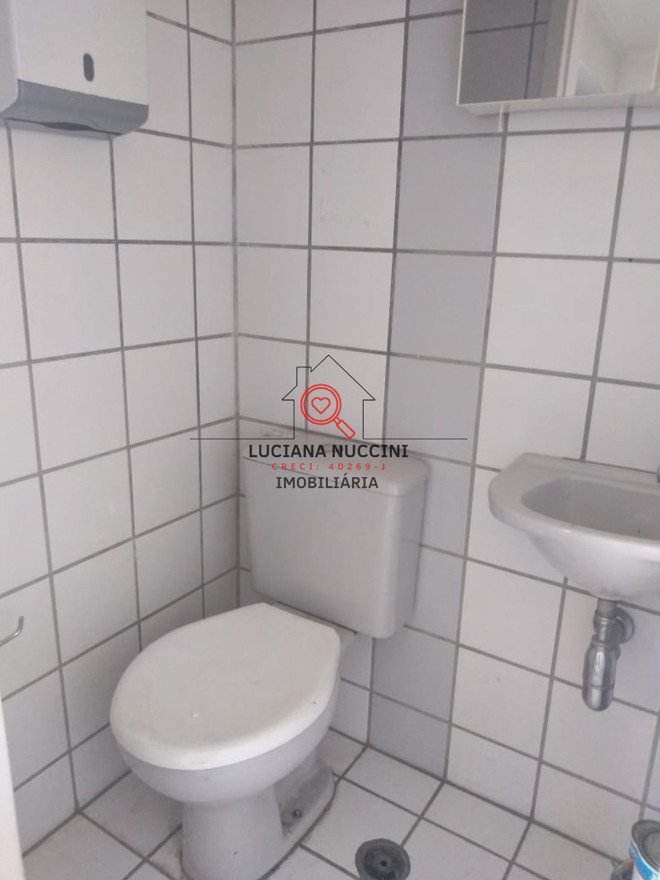 Conjunto comercial de alto padrão para locação na Vila Mariana, São Paulo-SP: 2 salas, 2 banheiros, 1 vaga, 30m²!