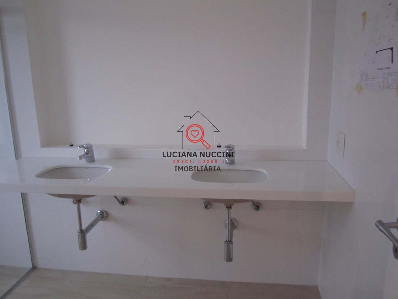 Apartamento de Luxo na Vila Nova Conceição: 3 Quartos, 3 Suítes, 3 Banheiros, 3 Vagas, 210,21m² - São Paulo-SP