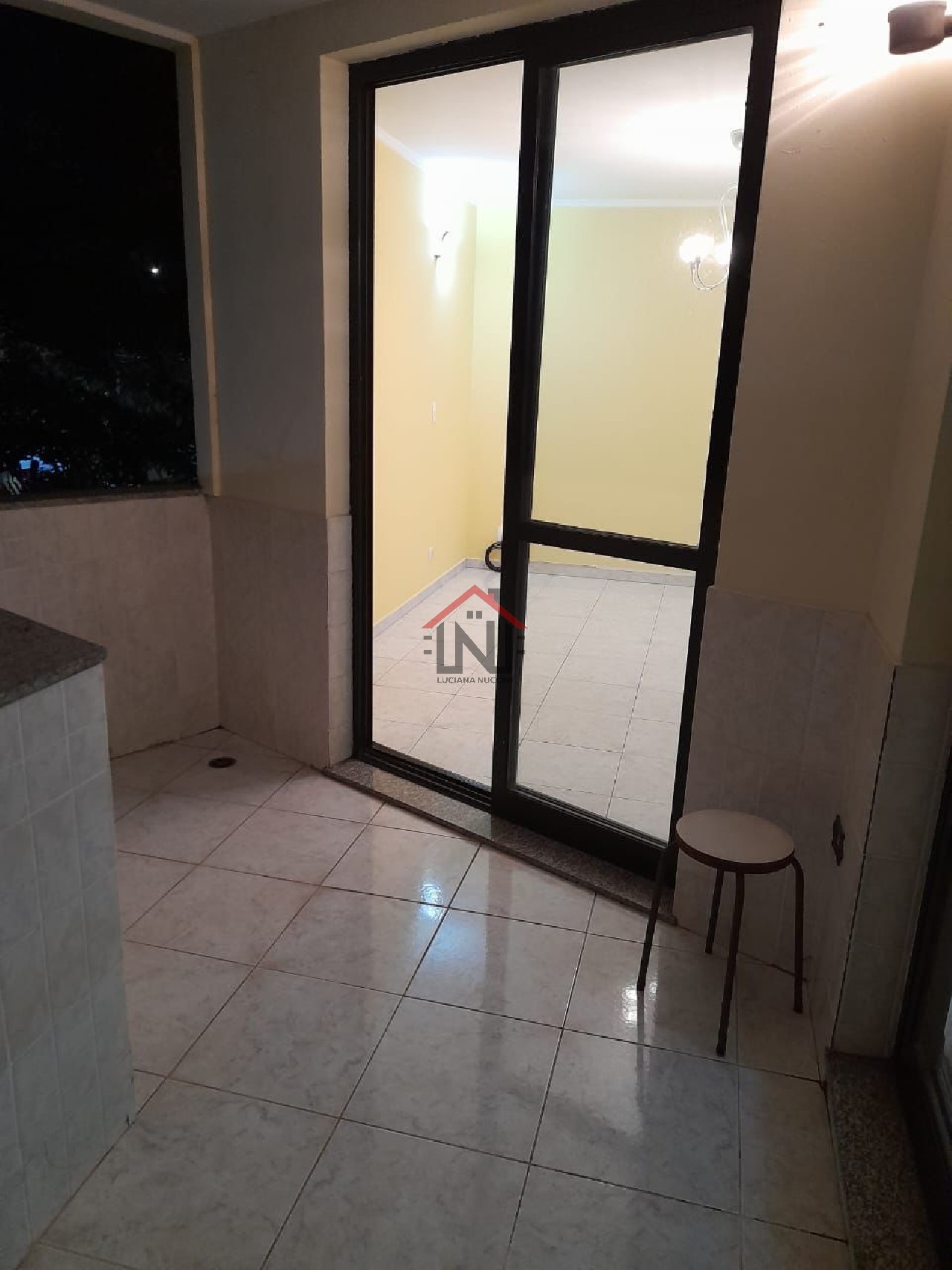 Apartamento de 3 quartos com suíte, 2 banheiros e 2 vagas de garagem em São João Clímaco, São Paulo!