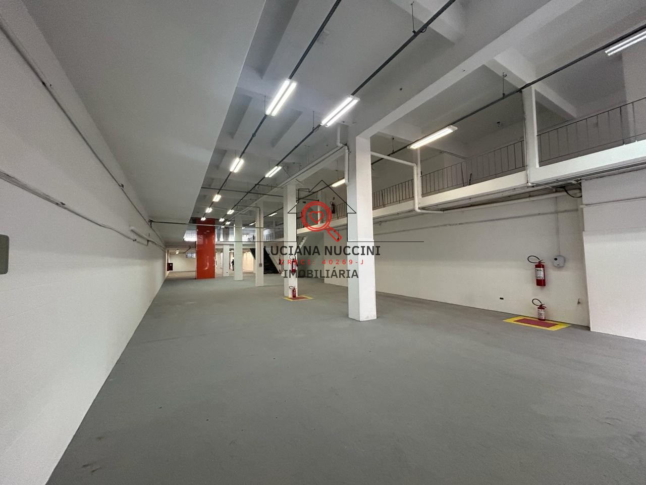 Conjunto Comercial para Locação em São Paulo-SP, Mirandópolis: 3 banheiros, 1.300 m² de Área.