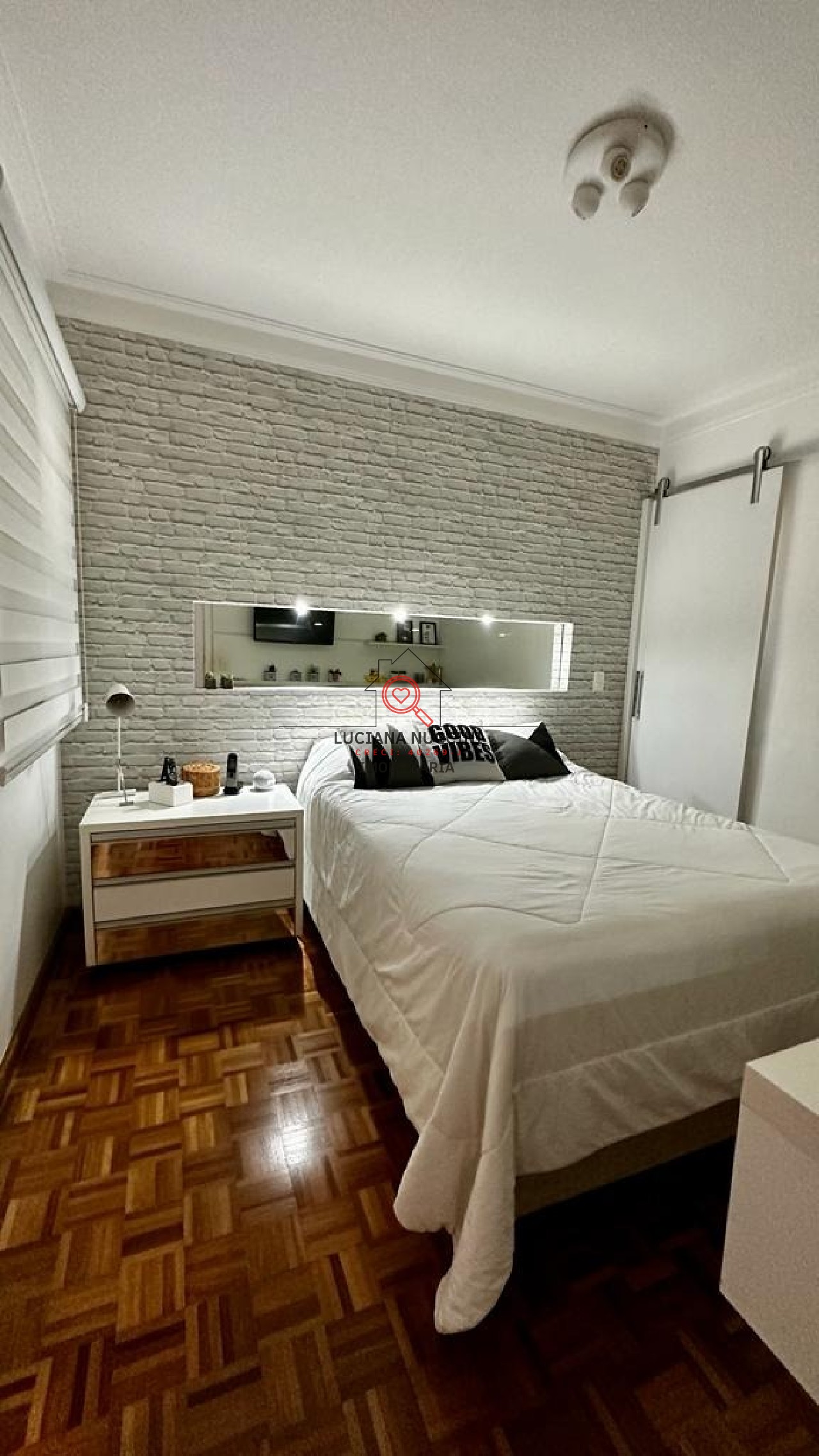 3 quartos, sendo 1 suíte e 1 adaptado para closet/escritório
