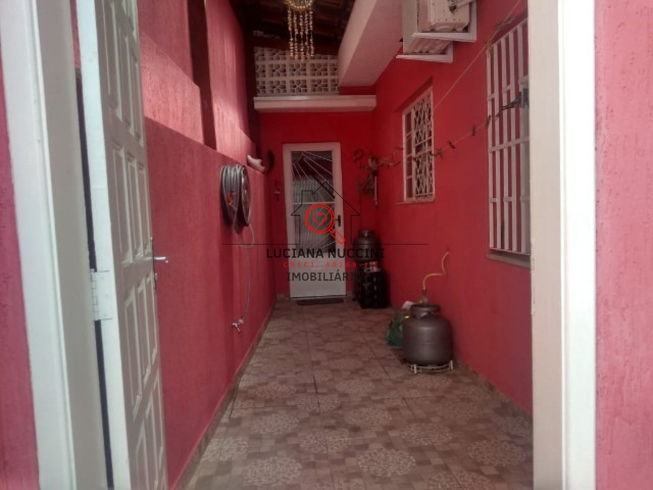 Casa à venda em São Paulo-SP, Vila Liviero: 2 quartos, 1 sala, 1 banheiro, 2 vagas de garagem, 154m² de área. Confira!