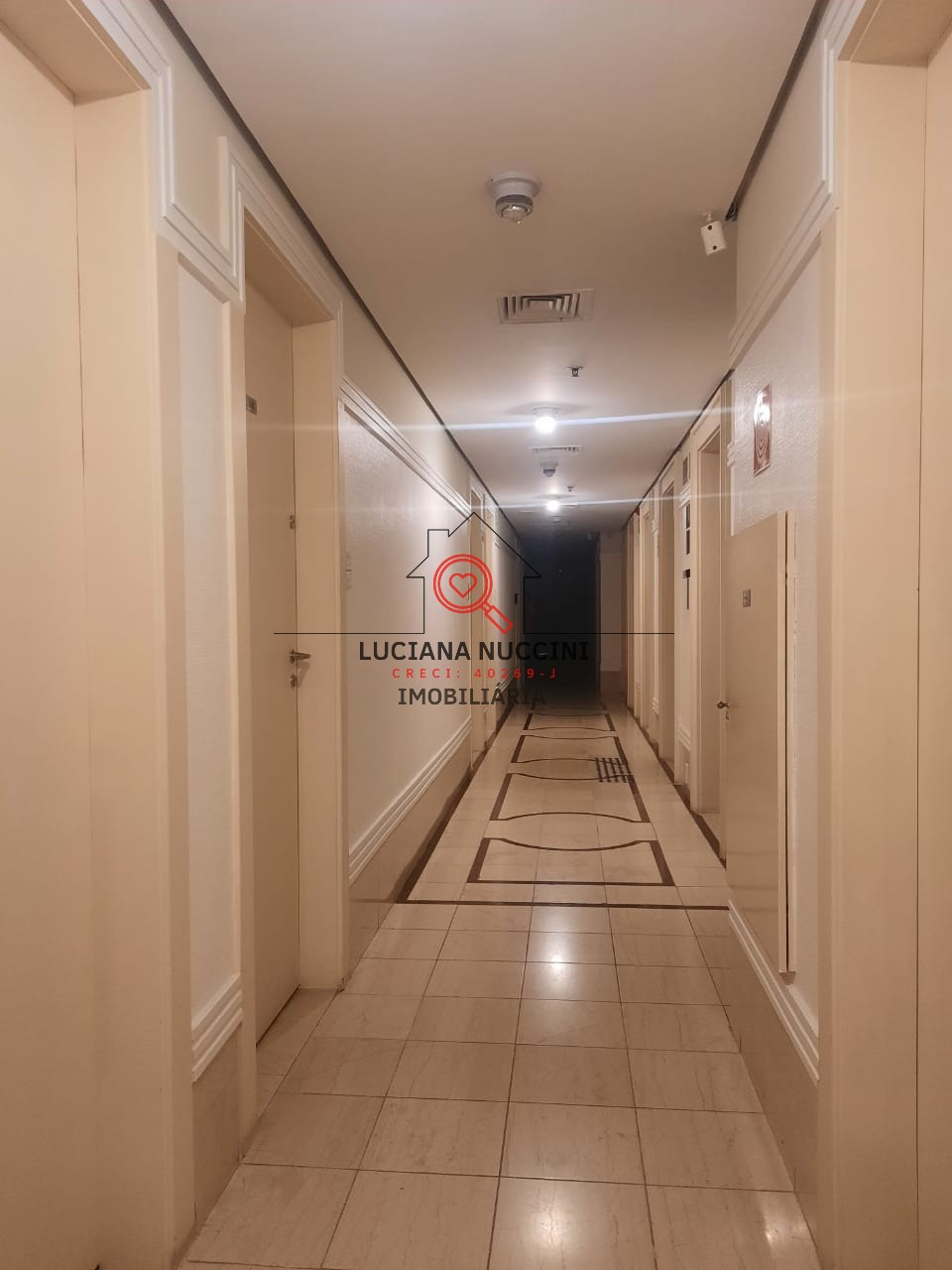 Conjunto comercial para locação na Vila Nova Conceição, São Paulo-SP: 2 banheiros, 3 vagas de garagem, 63m² de área.