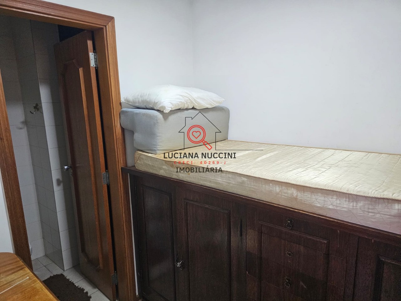 Apartamento à venda em Indianópolis, São Paulo-SP: 4 vagas de garagem e 200m² de área.