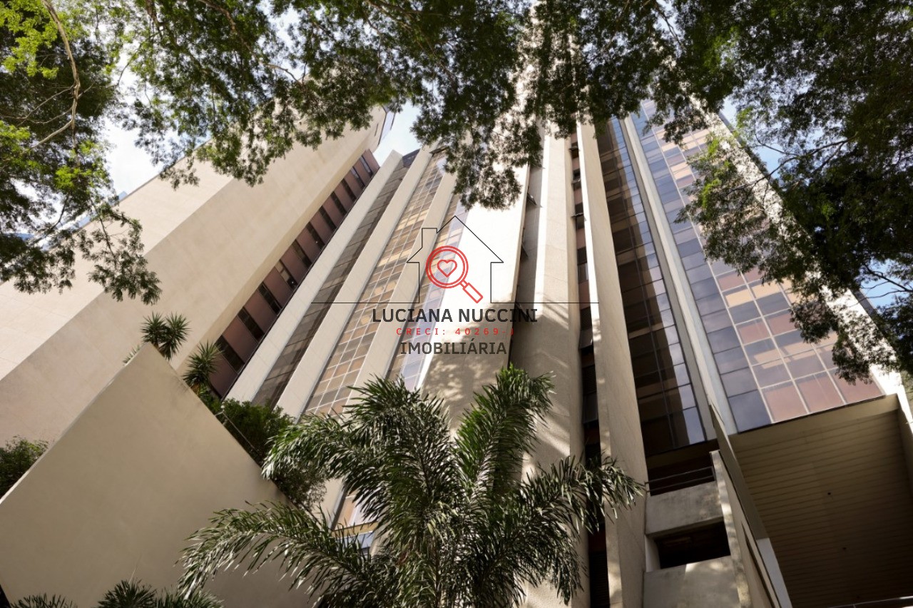 Conjunto comercial de luxo no Brooklin Paulista, São Paulo-SP: 5 salas, 8 banheiros, 17 vagas de garagem, 888m². Venda ou locação!