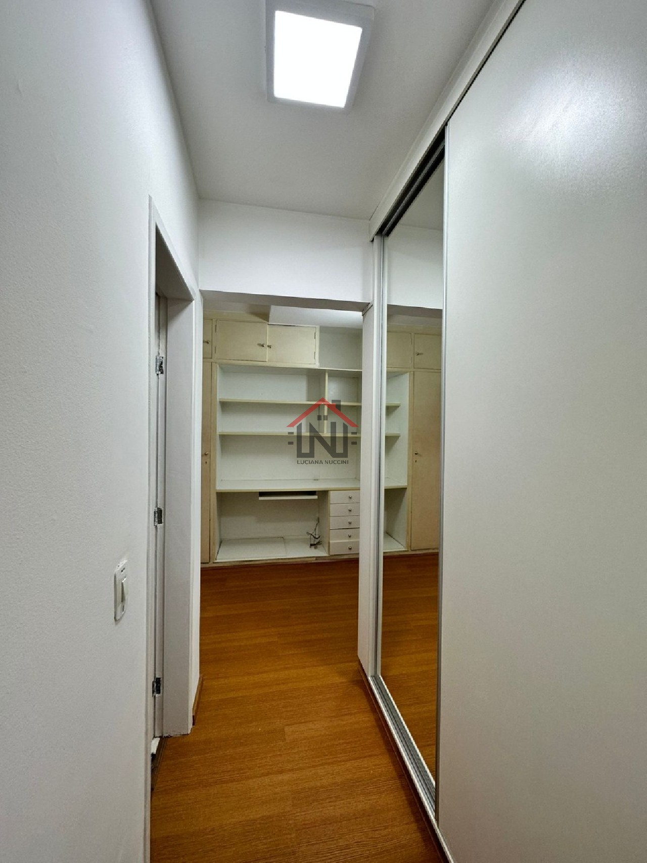 Apartamento à Venda na Vila Mariana - 1 Dormitório e Vaga de Garagem