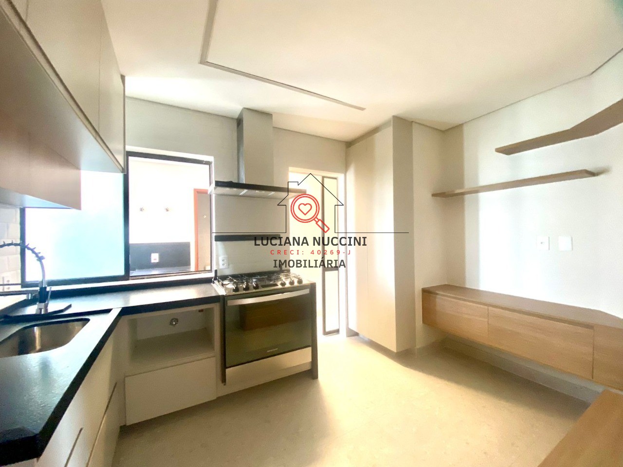 Cobertura de Luxo na Vila Mariana: 3 Quartos, 1 Suíte, 3 Banheiros, 3 Vagas de Garagem, 377m² de Pura Elegância em SP