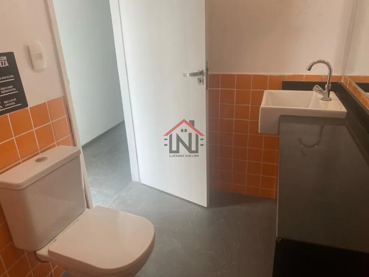 Conjunto Comercial de Alto Padrão em São Paulo-SP, com 8 banheiros, 3 vagas de garagem e 610m² de área!