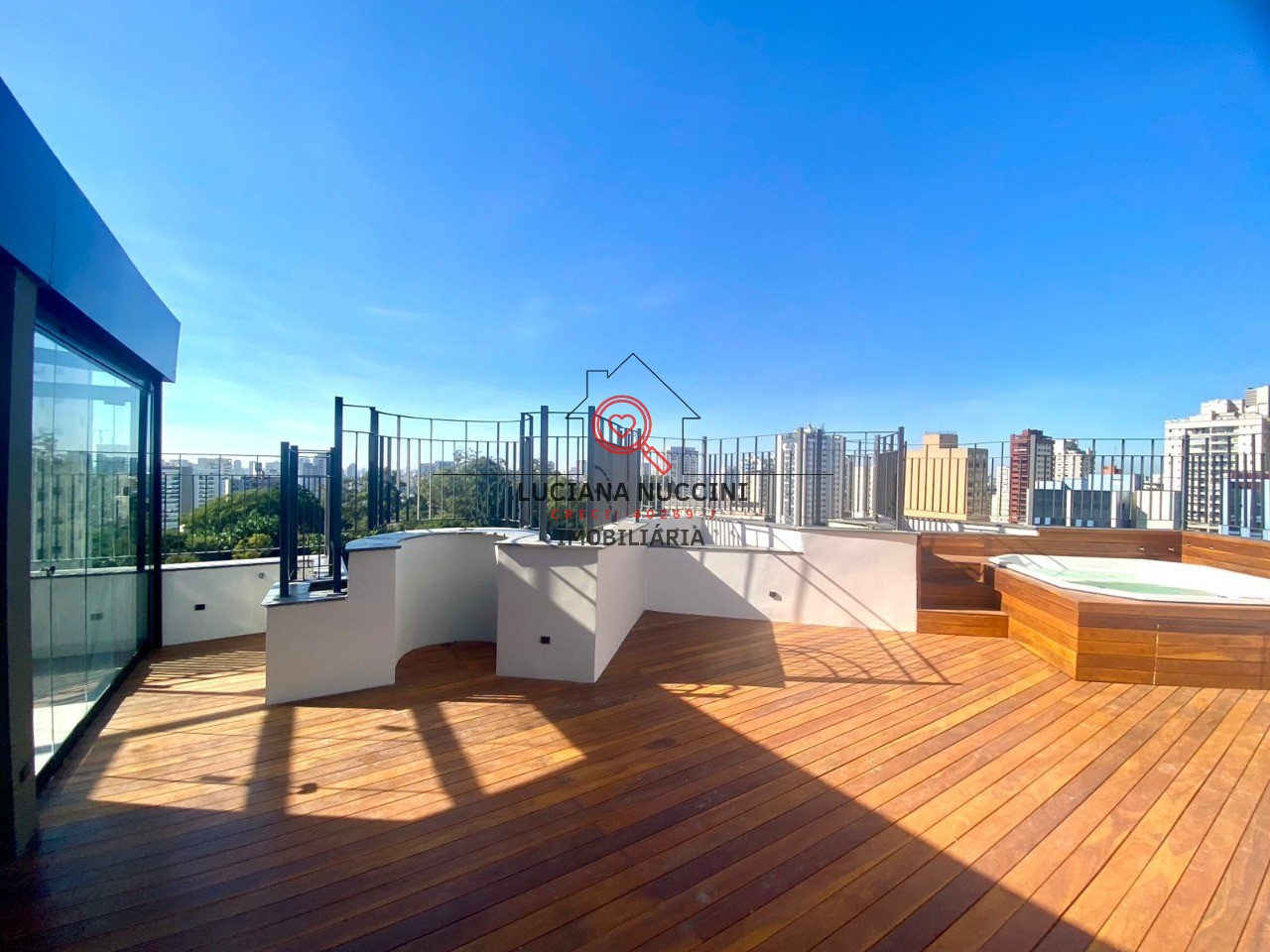 Cobertura de Luxo na Vila Mariana: 3 Quartos, 1 Suíte, 3 Banheiros, 3 Vagas de Garagem, 377m² de Pura Elegância em SP