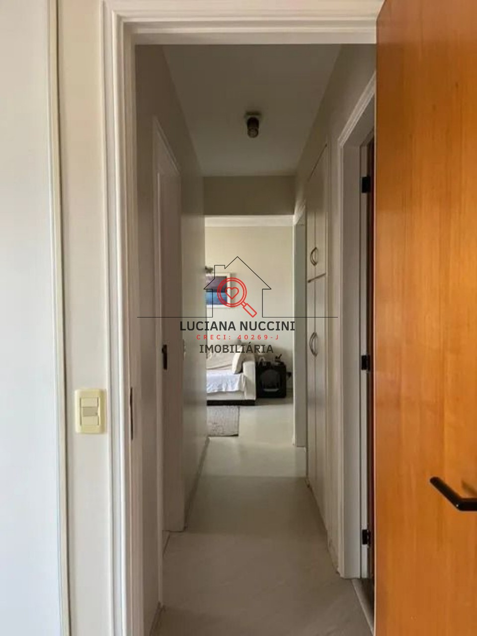 Apartamento à venda na Aclimação, São Paulo-SP, com 2 quartos, 2 banheiros, 2 vagas de garagem e 61,00 m² de área.