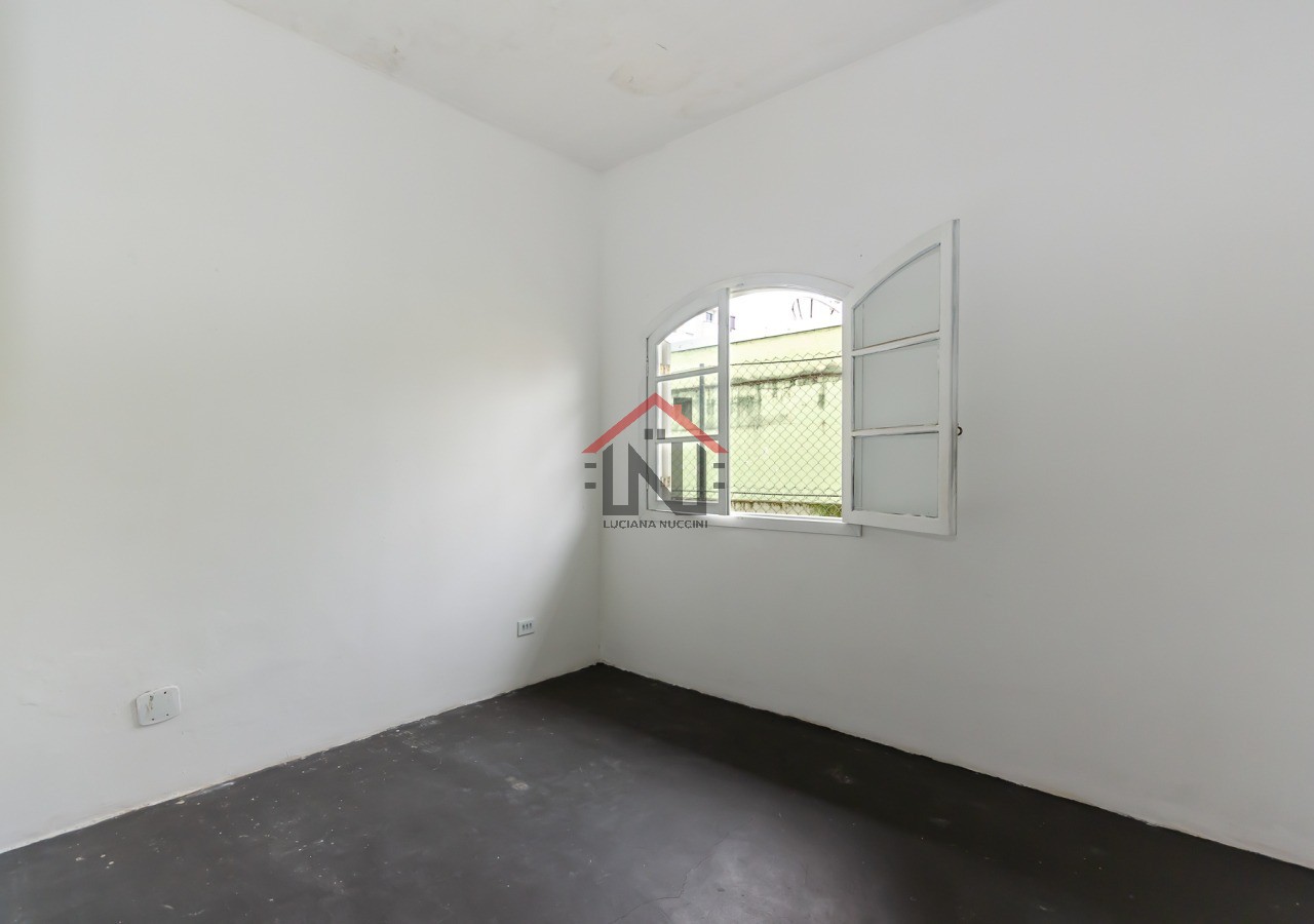 Aluguel de Casa com 3 Quartos e 1 Suíte na Vila Romana, São Paulo-SP: Espaço e Conforto em 230m²!