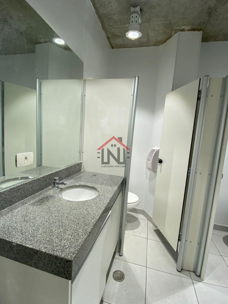Conjunto Comercial de Alto Padrão na Vila Olímpia, São Paulo-SP: Espaço Ideal para o Sucesso do seu Negócio!