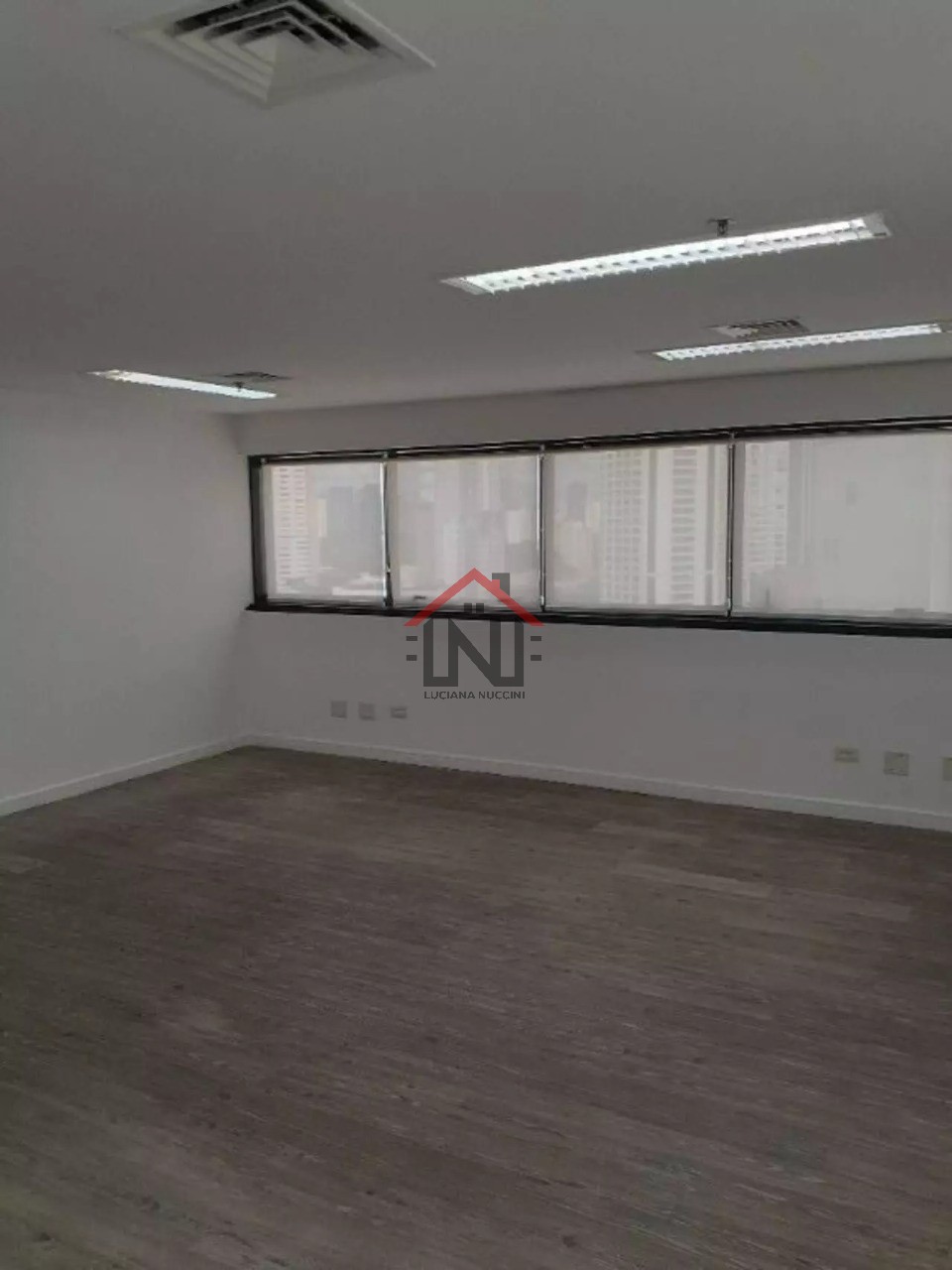 Conjunto Comercial na Vila Olímpia - São Paulo-SP Venda ou Locação 4 banheiros, 2 vagas, 90m²