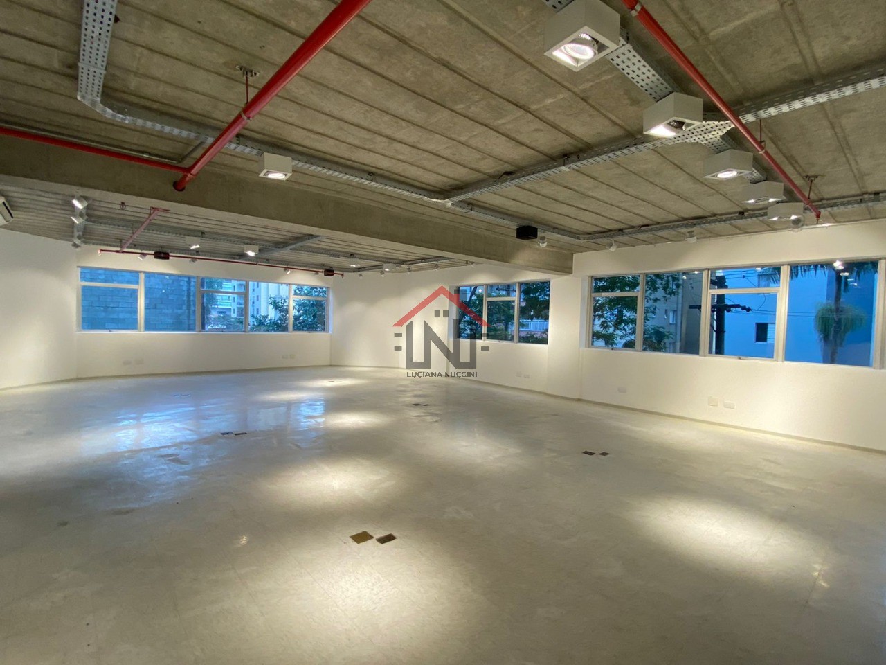 Conjunto Comercial de Alto Padrão na Vila Olímpia, São Paulo-SP: Espaço Ideal para o Sucesso do seu Negócio!