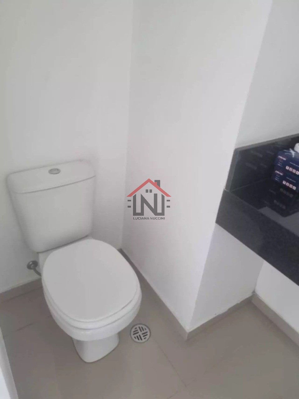 Conjunto comercial à venda ou locação em Indianópolis, São Paulo-SP: 2 banheiros, 1 vaga, 44m². Confira!