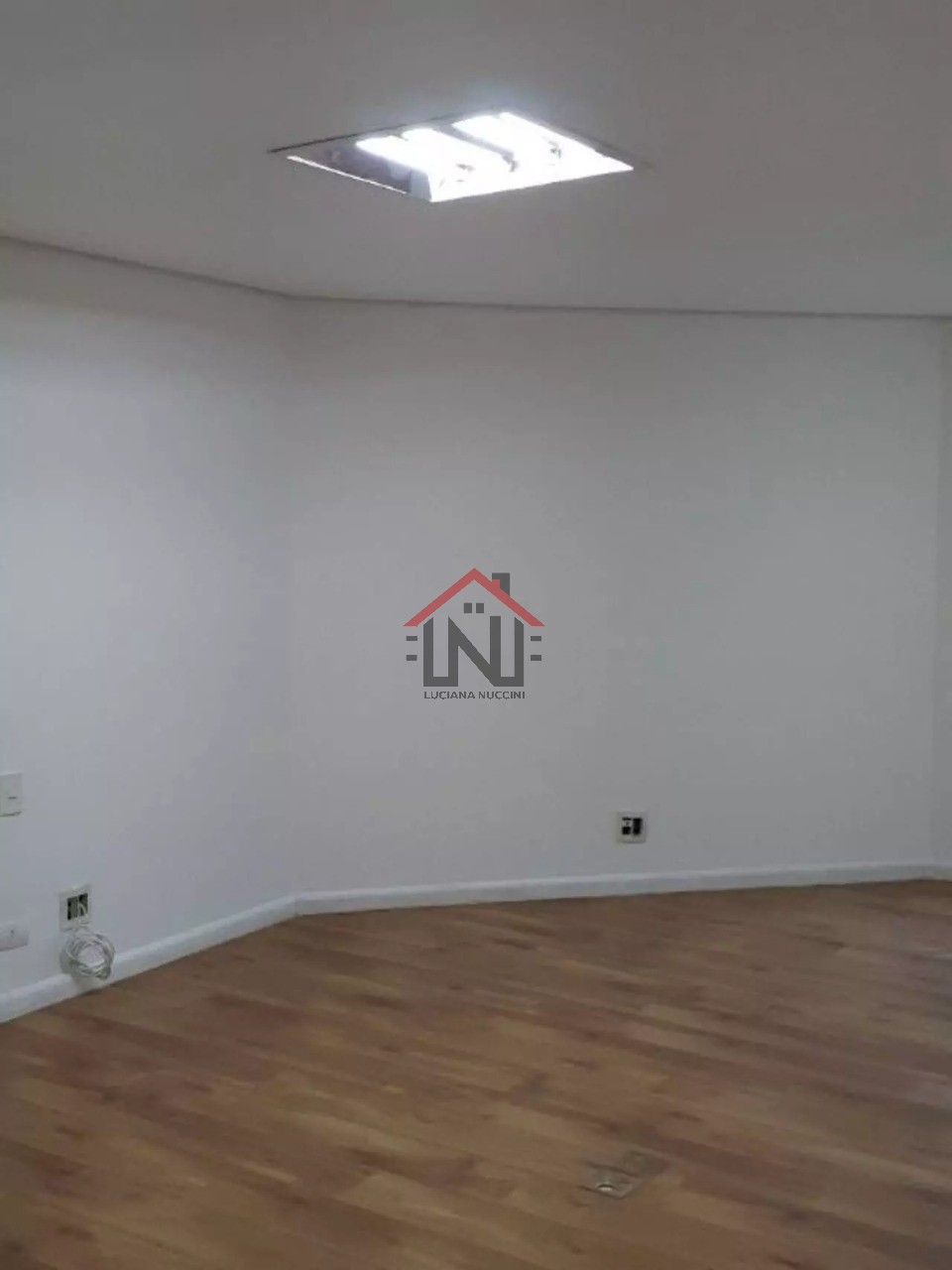 Conjunto Comercial de Alto Padrão na Cidade Monções, São Paulo-SP: 3 Banheiros, 4 Vagas e 204m² de Área