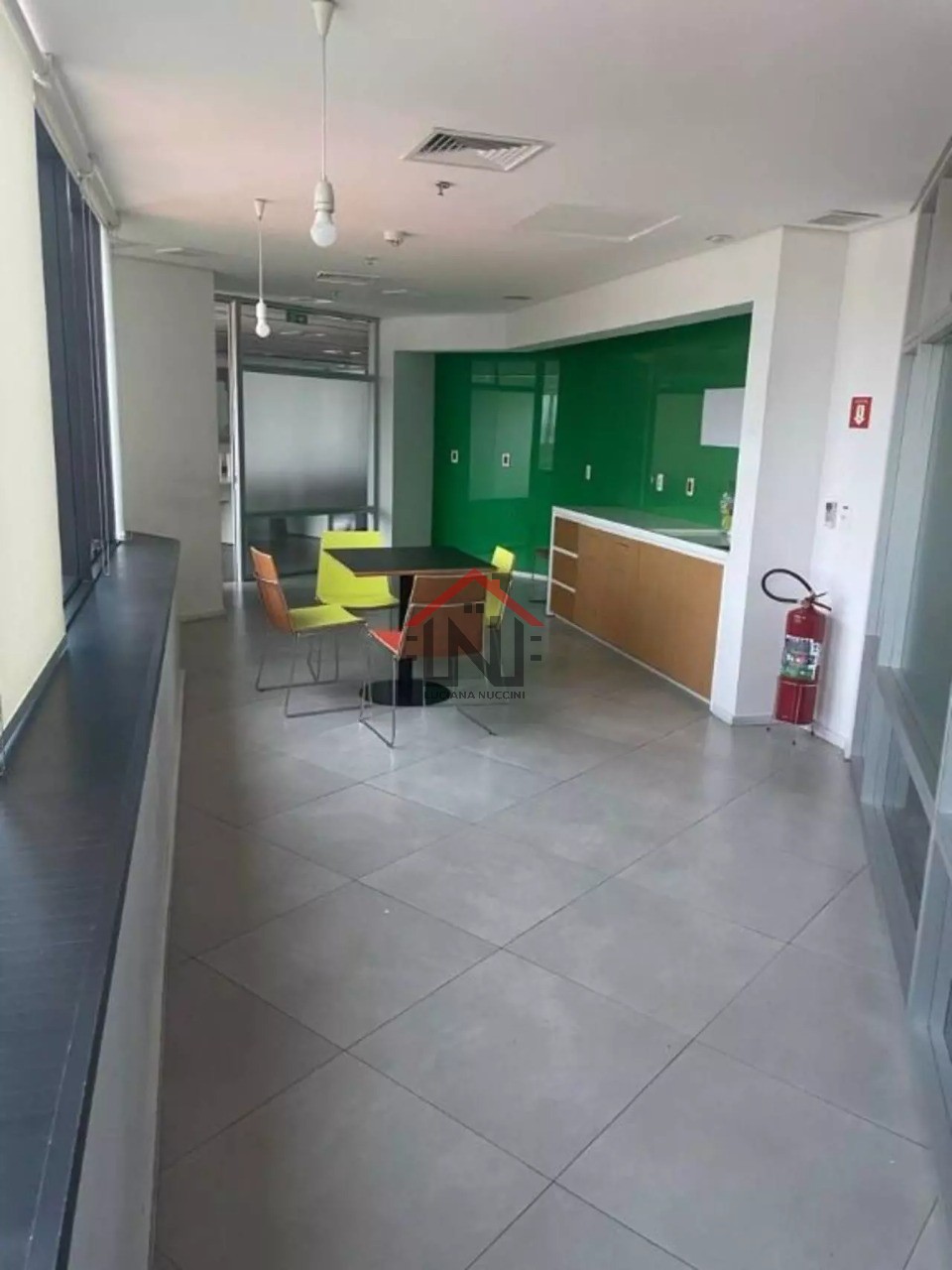 Aluguel de Conjunto Comercial Premium em Pinheiros, São Paulo: 18 banheiros, 42 vagas, 1.550m² de Área!
