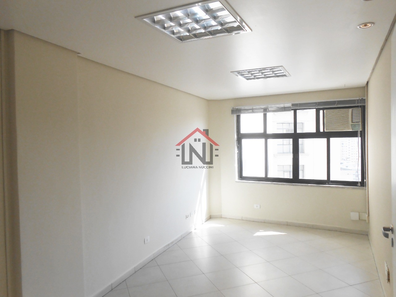 Excelente oportunidade de locação: Apartamento comercial de 155m² com 1 banheiro no Centro de São Paulo-SP!