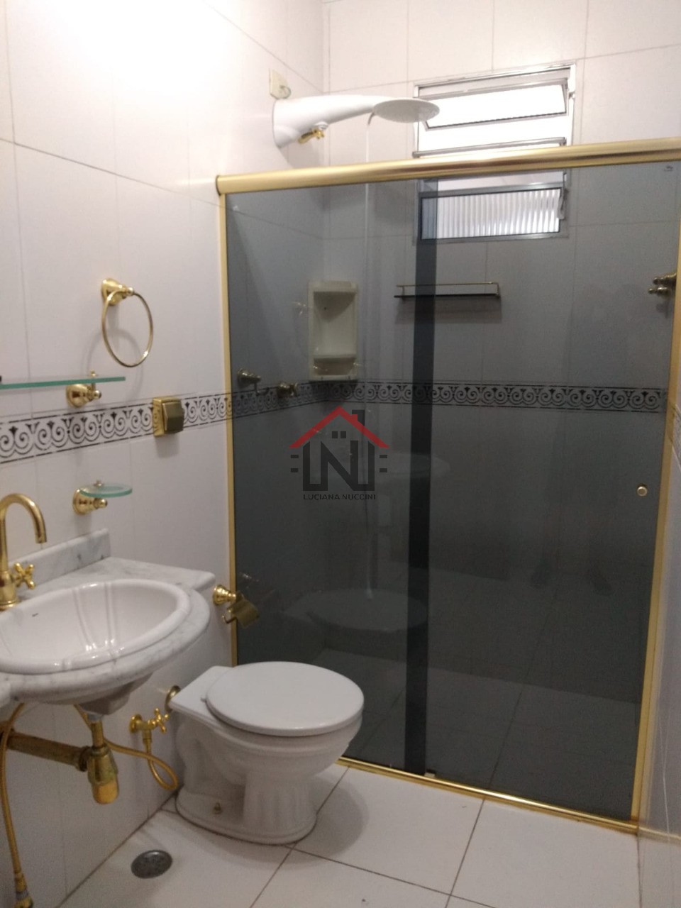 Casa à venda na Vila Mariana, São Paulo-SP: 3 quartos, 1 sala, 3 banheiros, 2 vagas de garagem, 202m² de área. Imperdível!