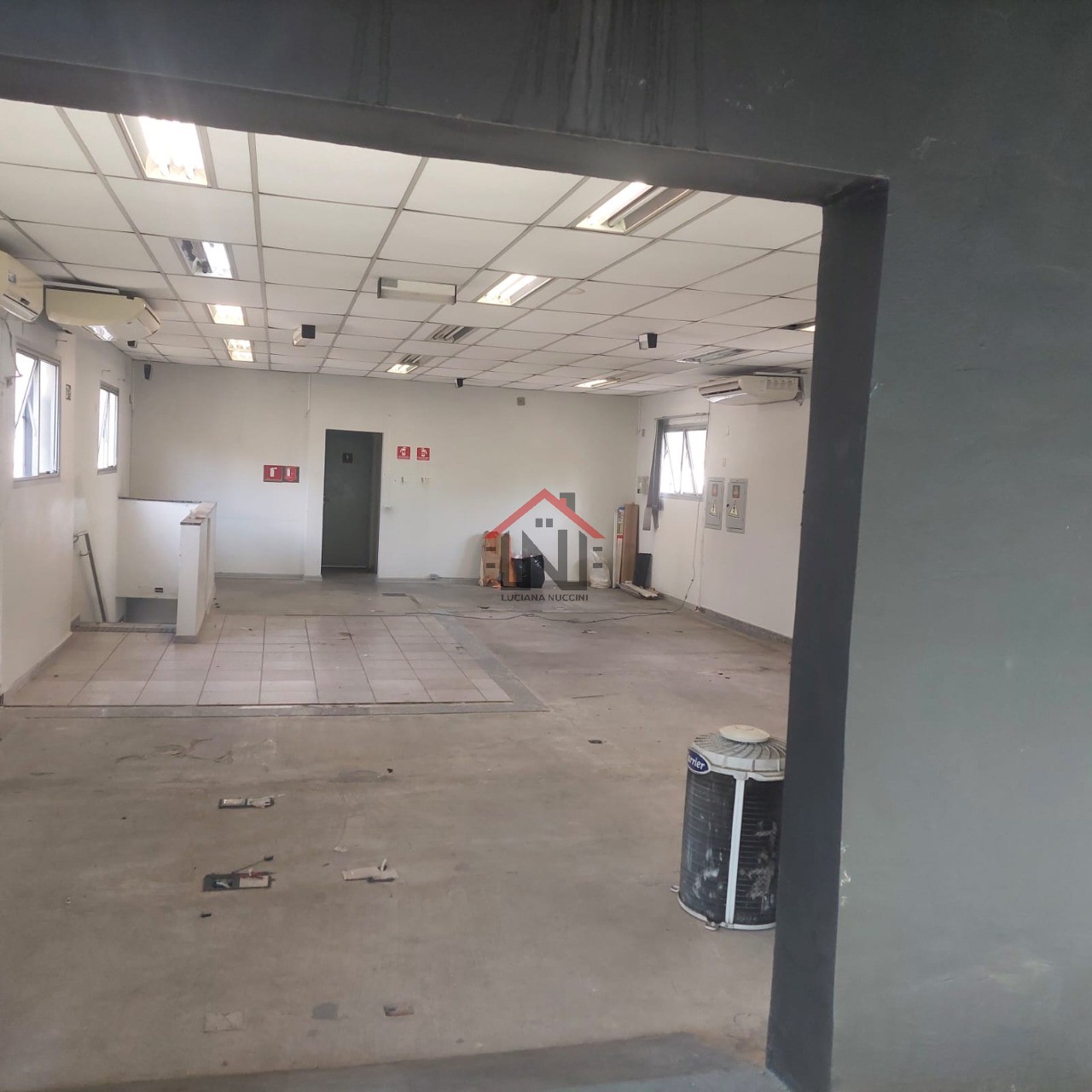 Salão Comercial de Alto Padrão para Locação em São Paulo-SP, no Pacaembu: 1 Sala, 4 Banheiros, 30 Vagas e 450m² de Área