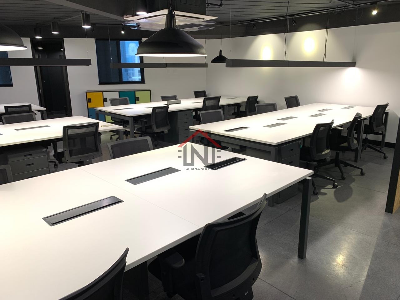 Conjunto Comercial à Venda na Vila Olímpia, São Paulo-SP: 1 Sala, 5 Banheiros, 5 Vagas, 229,70m²!