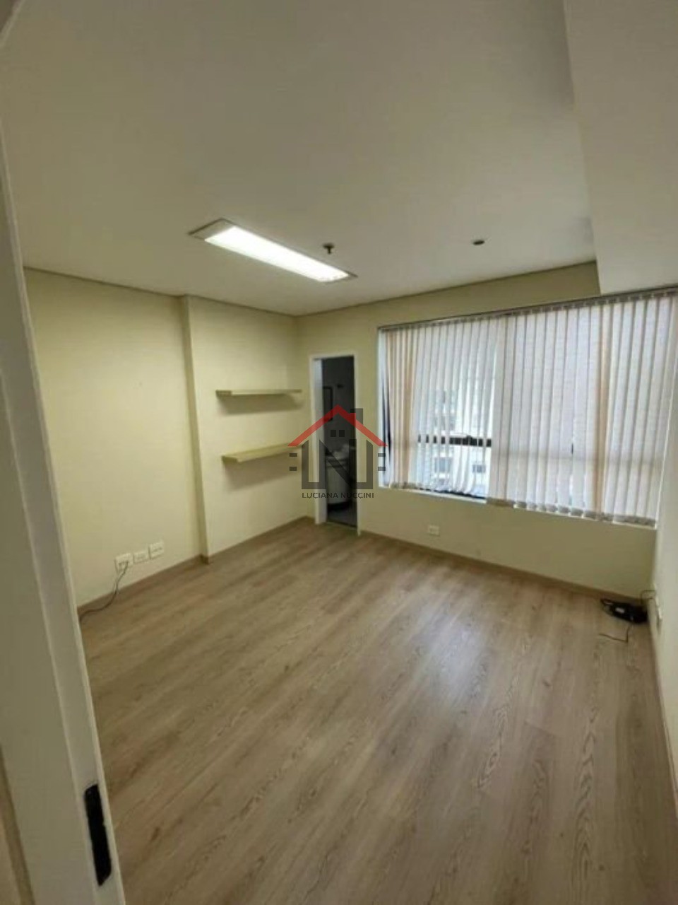 Sala Comercial para Locação em Jardim Paulista, São Paulo-SP: 2 Salas, 2 Banheiros, 1 Vaga de Garagem!