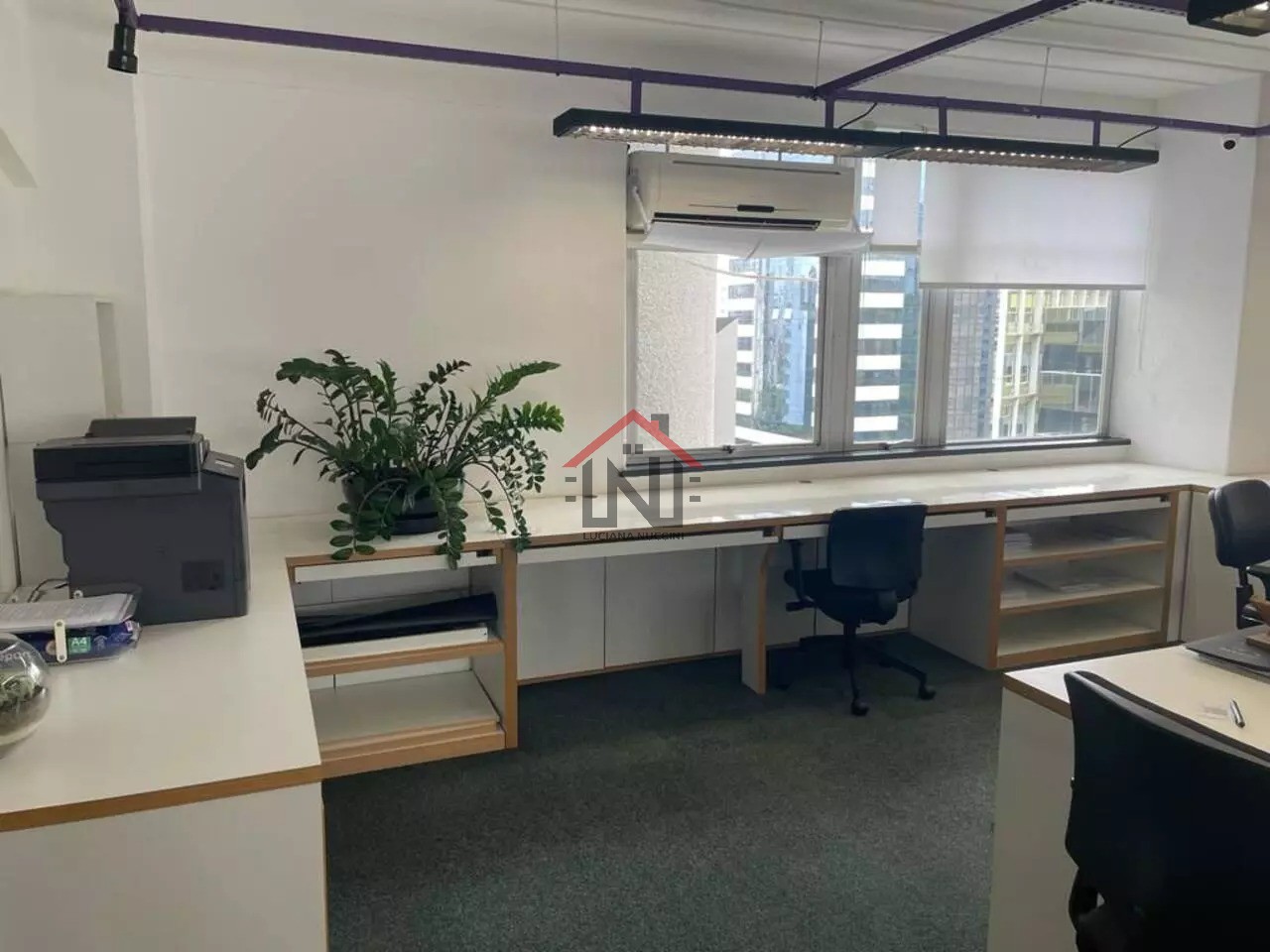 Conjunto Comercial de Alto Padrão na Cidade Monções: 3 Banheiros, 2 Vagas de Garagem, 117m² - Venda ou Locação em SP