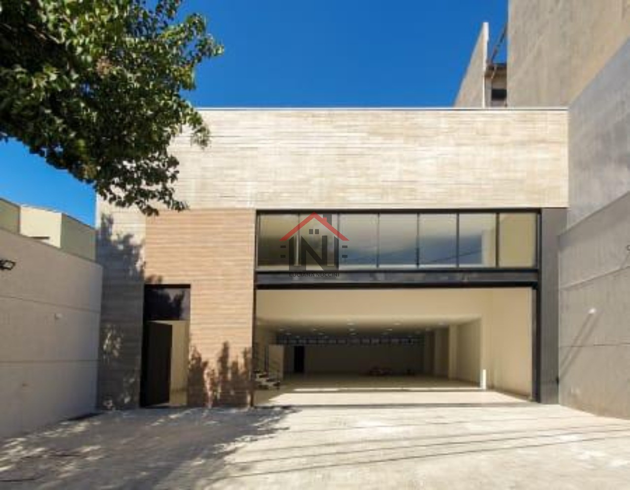 Casa para Locação com 2 Salas, 1 Banheiro, 6 Vagas e 450m² no Ipiranga - São Paulo-SP!