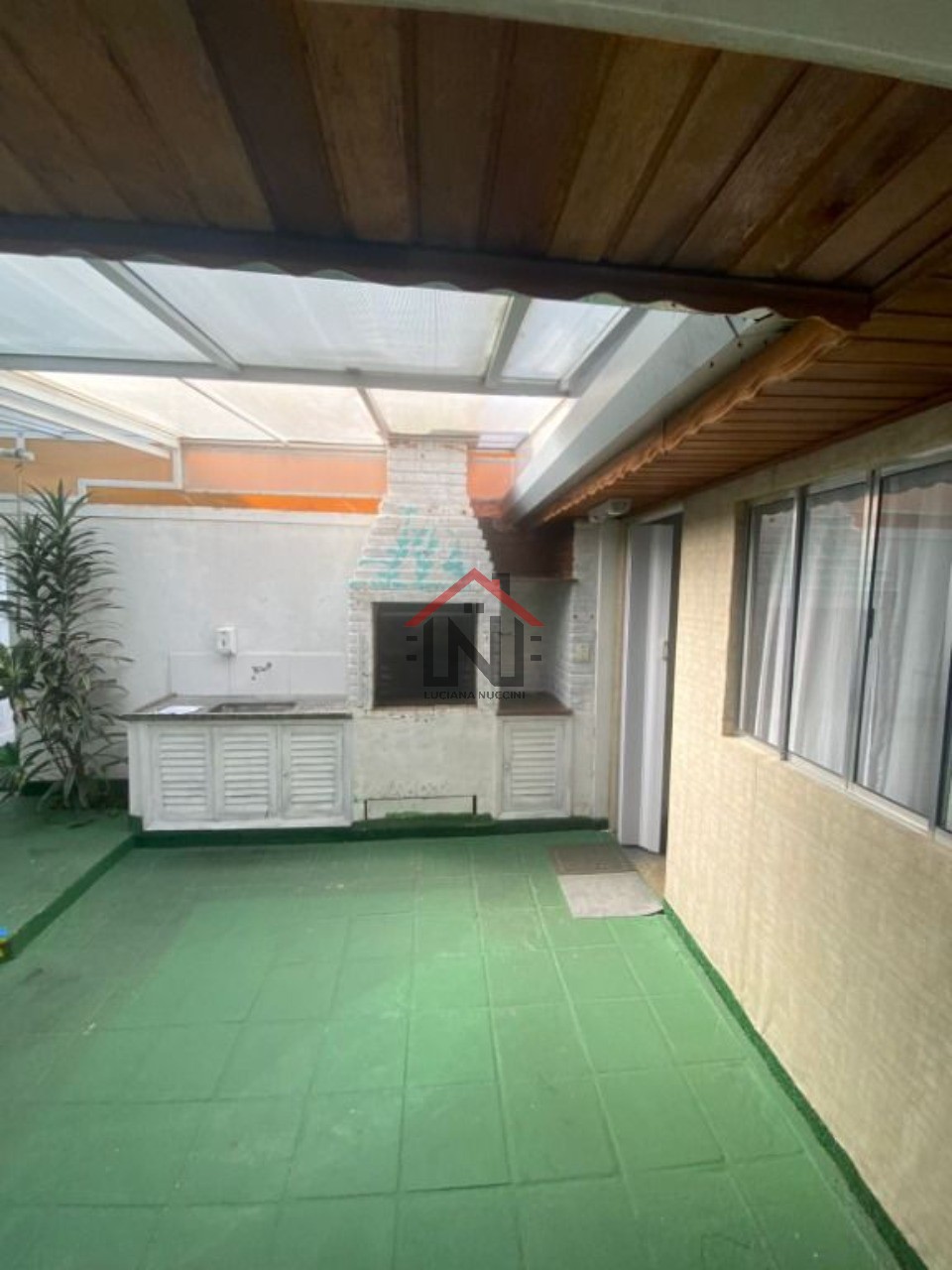 Imperdível: Casa à venda em São Paulo-SP, Vila Mariana. 3 quartos, 4 banheiros, 5 vagas de garagem e 360m² de área!