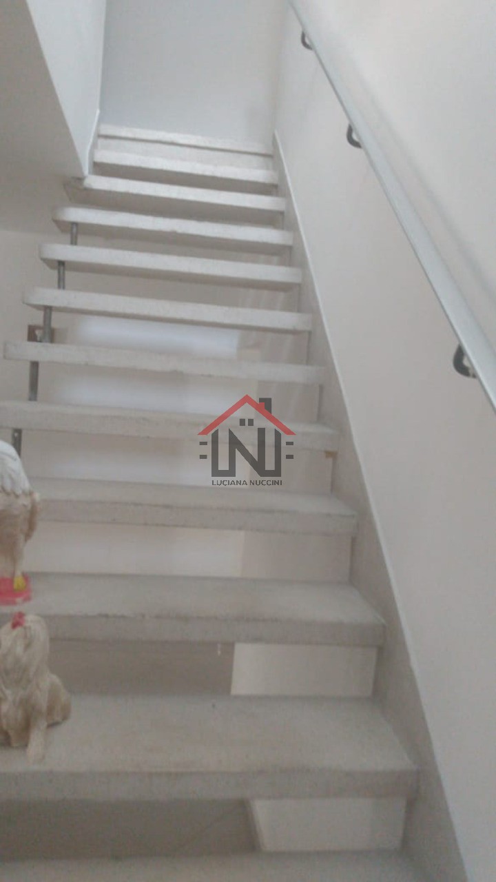 Imperdível oportunidade de casa para venda ou locação em São Paulo-SP, Vila Moraes: 4 quartos, 1 suíte, 1 sala, 4 banheiros, 3 vagas de garagem, 406,25 m²!