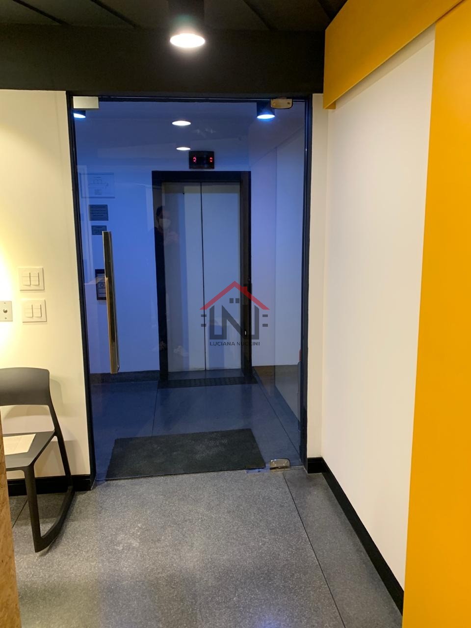 Conjunto Comercial à Venda na Vila Olímpia, São Paulo-SP: 1 Sala, 5 Banheiros, 5 Vagas, 229,70m²!
