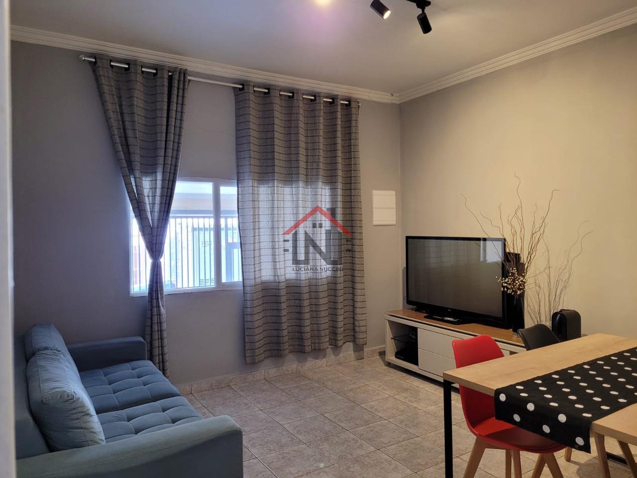 Imperdível residência à venda na Vila Liviero, São Paulo-SP: 3 quartos, 1 sala, 3 banheiros, 2 vagas de garagem, 170m².