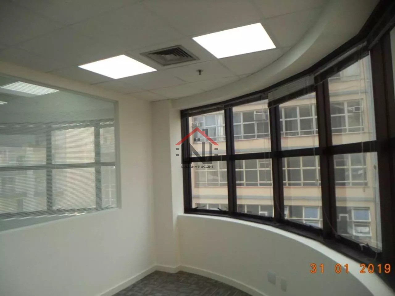 Conjunto Comercial de Alto Padrão na Vila Buarque, São Paulo-SP: 377m², 4 Banheiros e 10 Vagas de Garagem! Venha Conferir!