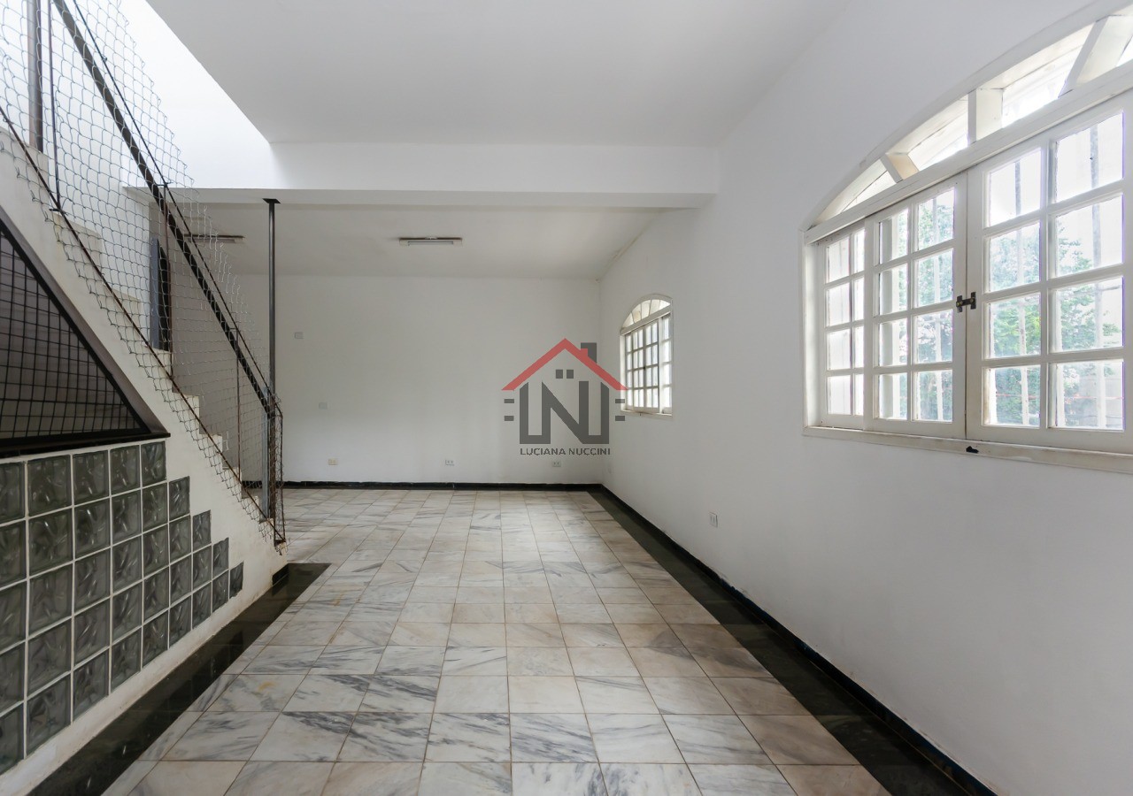 Aluguel de Casa com 3 Quartos e 1 Suíte na Vila Romana, São Paulo-SP: Espaço e Conforto em 230m²!