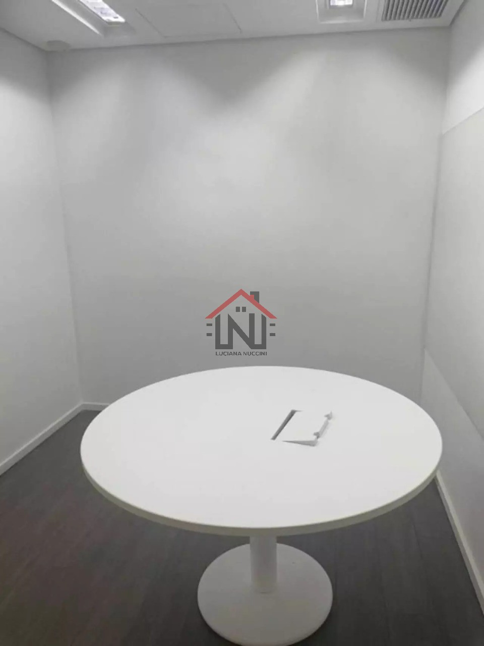 Aluguel de Conjunto Comercial Premium em Pinheiros, São Paulo: 18 banheiros, 42 vagas, 1.550m² de Área!