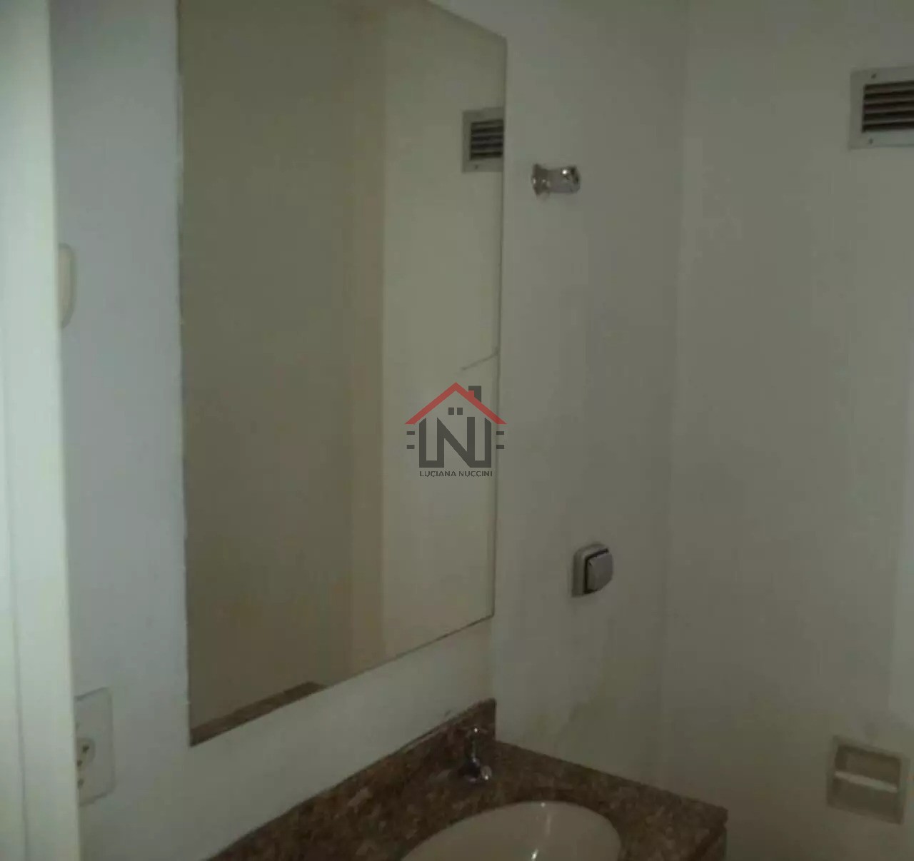 Conjunto Comercial de Alto Padrão na Vila Buarque, São Paulo-SP 188m², 4 Banheiros e 5 Vagas de Garagem!