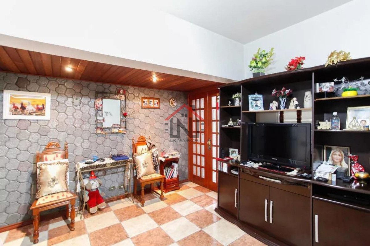 Casa à venda em São Paulo-SP, Parque Jabaquara: 3 quartos, 4 banheiros, 2 vagas, 189 m². Encontre seu lar dos sonhos!