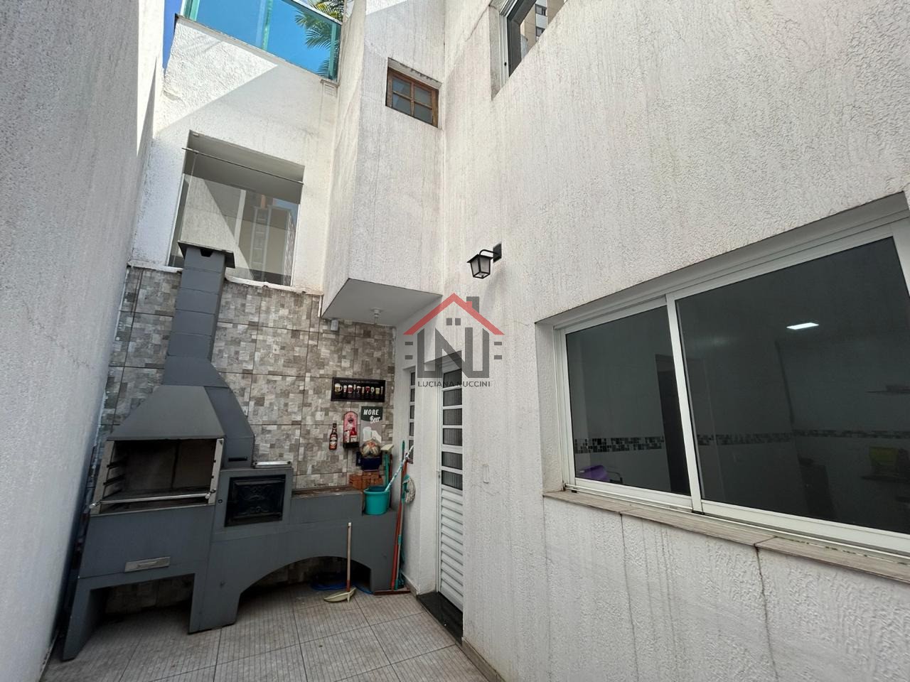 Imperdível Casa à Venda na Vila Mariana, São Paulo-SP: 3 Quartos, 3 Suítes, 1 Sala, 4 Banheiros, 6 Vagas de Garagem, 243m².