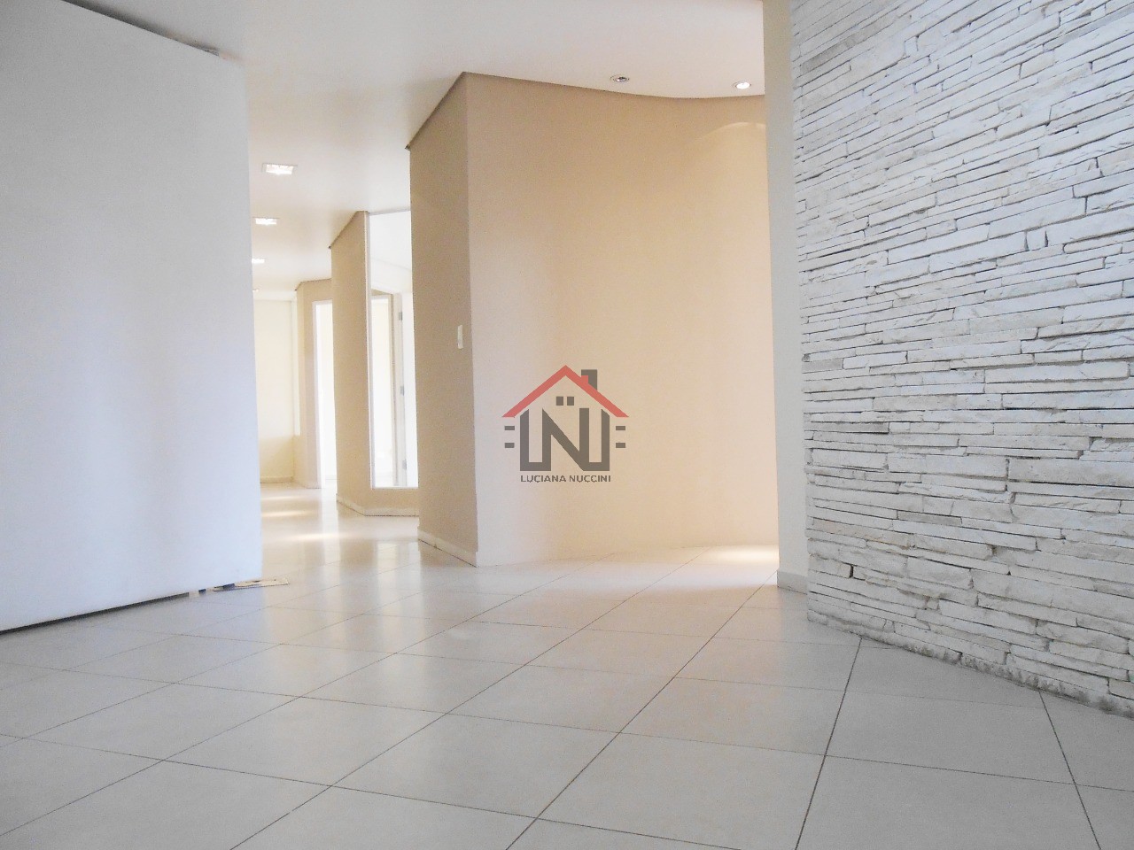 Excelente oportunidade de locação: Apartamento comercial de 155m² com 1 banheiro no Centro de São Paulo-SP!