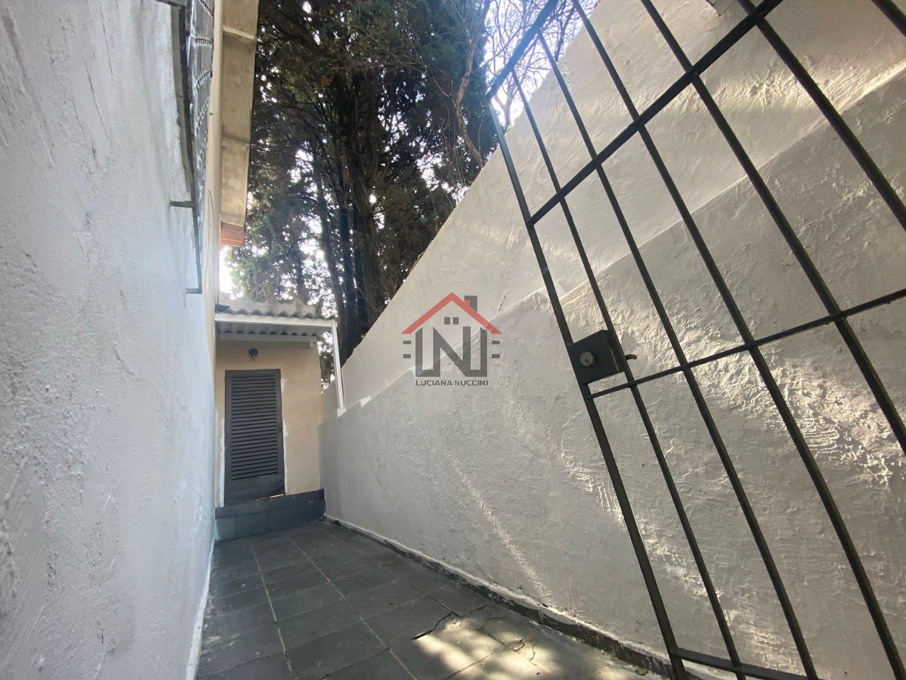 Casa à venda em São Paulo-SP, Jardim da Glória: 2 quartos, 1 sala, 1 banheiro, 2 vagas de garagem, 155m² de área!