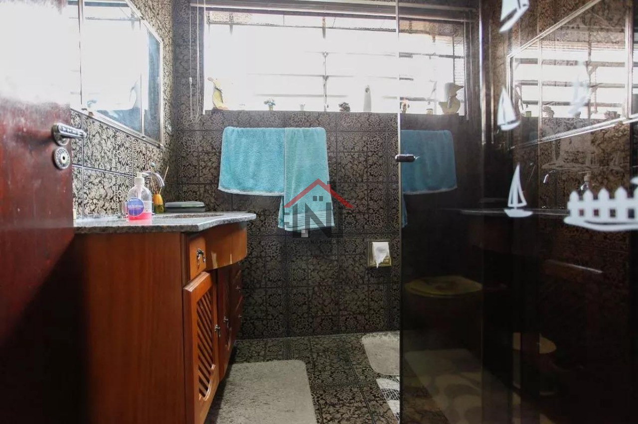 Casa à venda em São Paulo-SP, Parque Jabaquara: 3 quartos, 4 banheiros, 2 vagas, 189 m². Encontre seu lar dos sonhos!