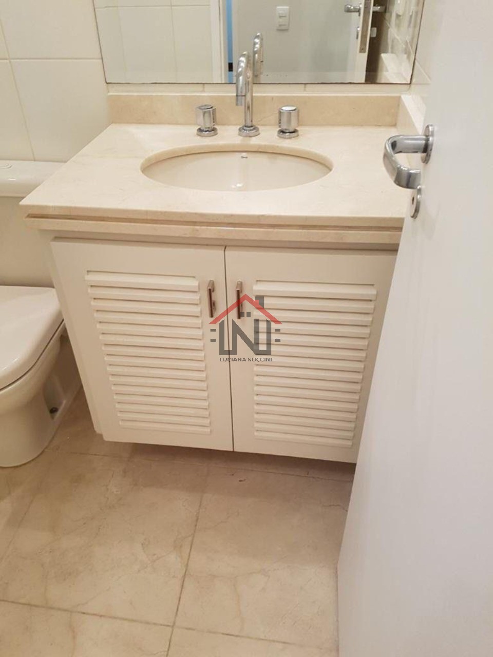 Apartamento de Alto Padrão para Locação em Cerqueira César - São Paulo-SP: 2 Quartos, 1 Suíte, 1 Sala, 2 Banheiros, 1 Vaga, 71m².